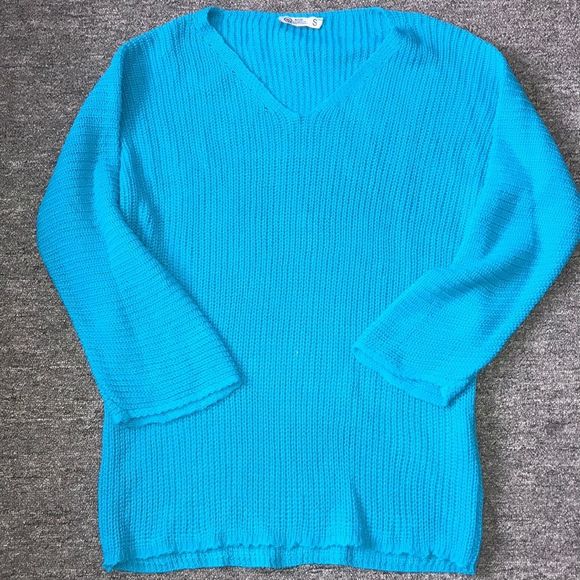 Vintage bright blue oversized knit sweater - Picture 2 of 5